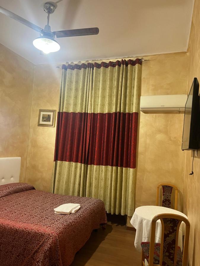 Roma Guest House Buitenkant foto